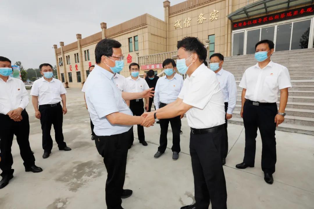 快訊 | 河南省委常委、省紀委書記、省監(jiān)委主任任正曉蒞臨花花牛乳業(yè)集團新蔡瑞亞牧場調研
