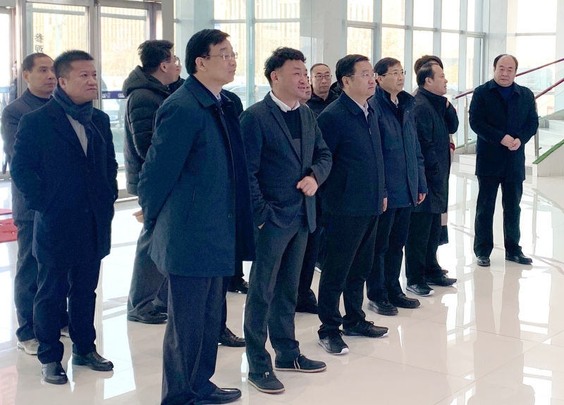鄭州市委副書記、市長王新偉蒞臨花花牛乳業(yè)集團調(diào)研